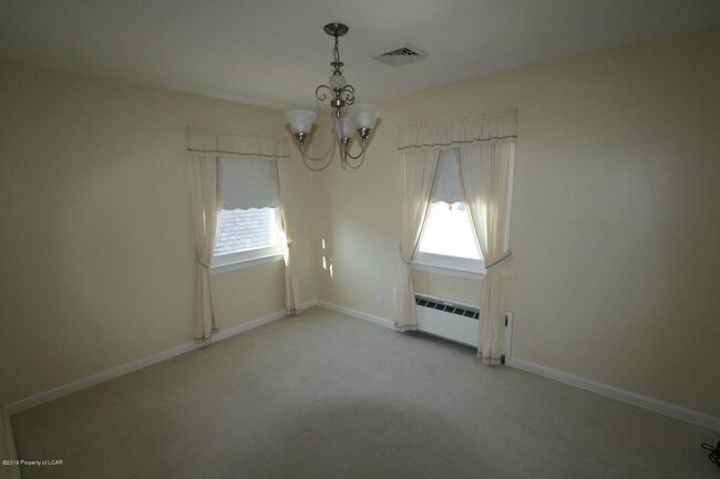 Building Photo - 568 Ford Ave