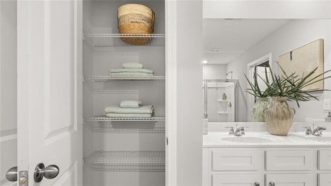 Building Photo - 131 Red Maple Wy