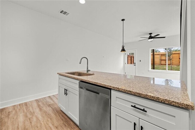 Building Photo - 21201 Portsmouth Cove