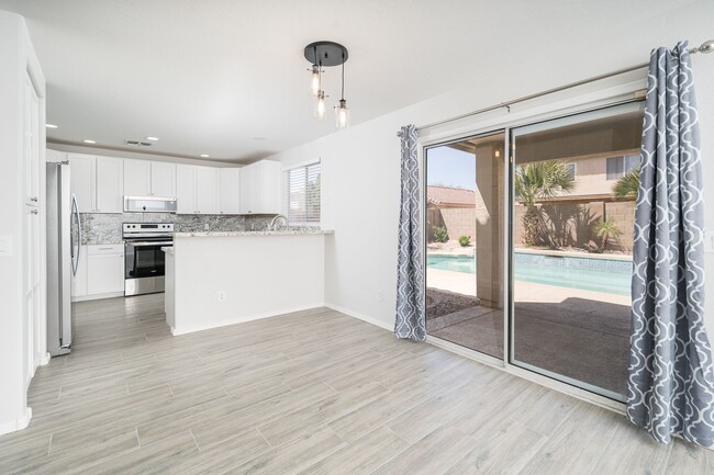 Building Photo - Summer in Phoenix...Got a Pool? This Beaut...