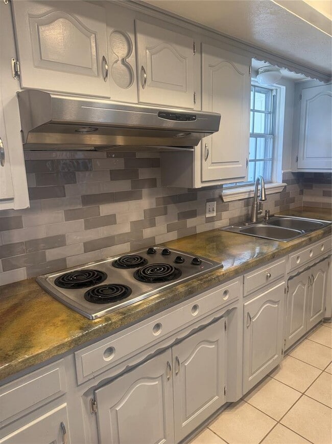 Building Photo - 2248 Laneway Dr