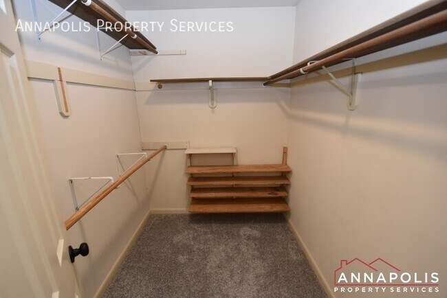 Building Photo - 418 Crane's Roost Ct