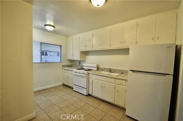 Building Photo - 5147 Canoga St