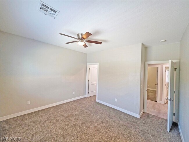 Building Photo - 1121 Sixshooter Ave