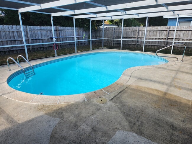 Building Photo - 9837 Marlinton Ln