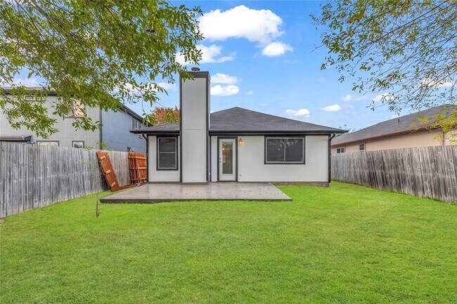 Building Photo - 16613 Jaron Dr