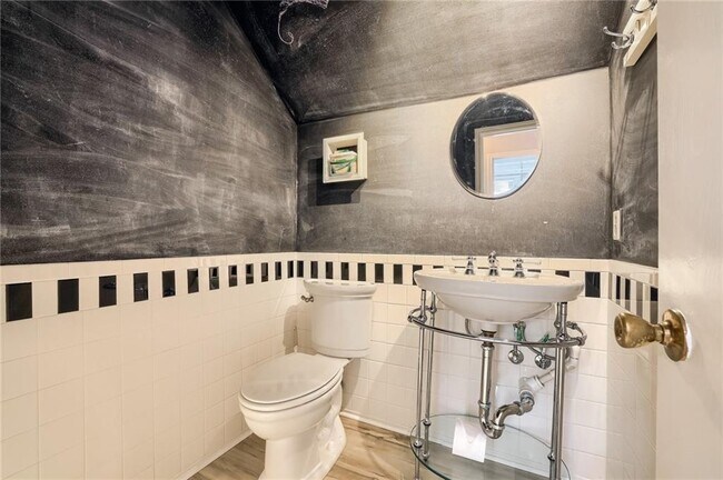 Building Photo - 15025 Wells Port Dr