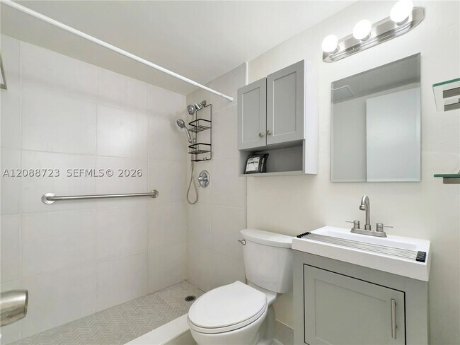 Building Photo - 3211 SW 44th St