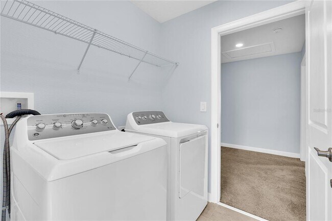 Building Photo - 12111 Imaginary Way