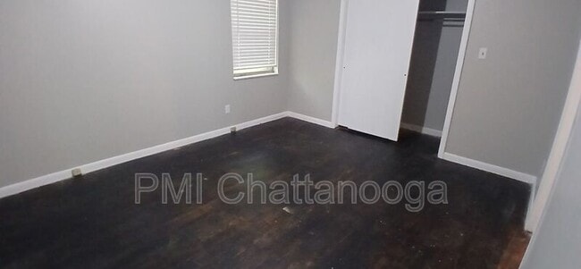 Building Photo - 3705 Crestview Pl