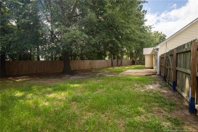 Building Photo - 300 Pageant Ct