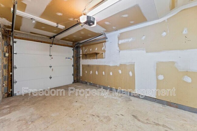 Building Photo - 8644 Sanderling Dr