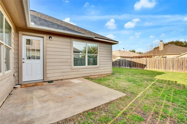 Building Photo - 356 Housefinch Loop