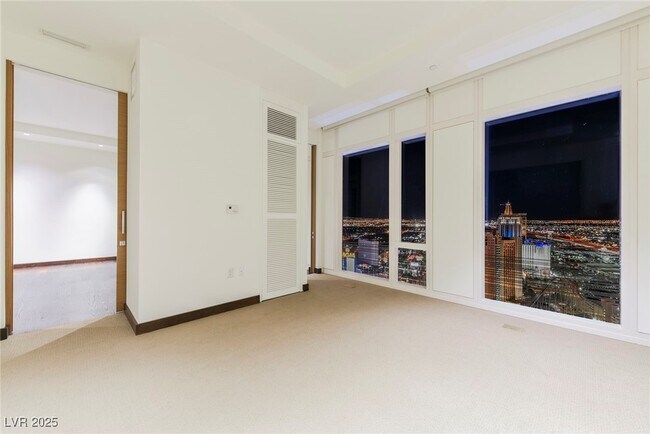 Building Photo - 3750 S Las Vegas Blvd