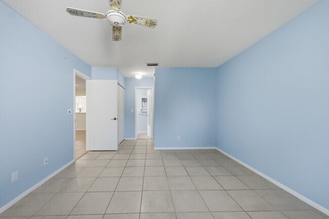 Building Photo - 1023 Pine Isle Ln