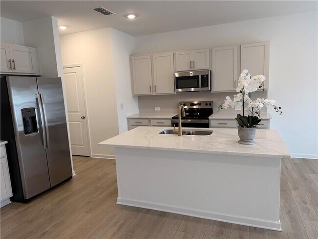 Building Photo - 6719 Armonia Dr