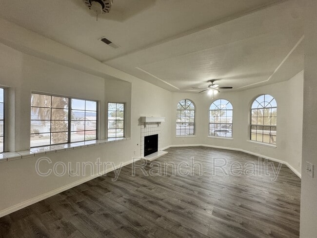 Building Photo - 2184 Emerald River Cir