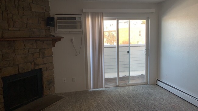 Building Photo - 10150 E Virginia Ave