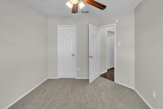 Building Photo - 11829 Gold Creek Dr E