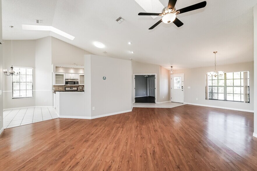 Building Photo - 14525 Pimberton Dr