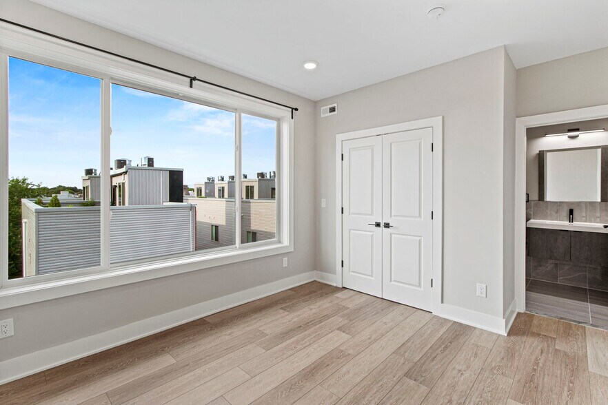 Building Photo - 2625 W Jefferson St