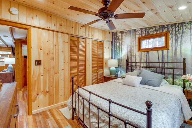 Building Photo - 91 Bruin Rd