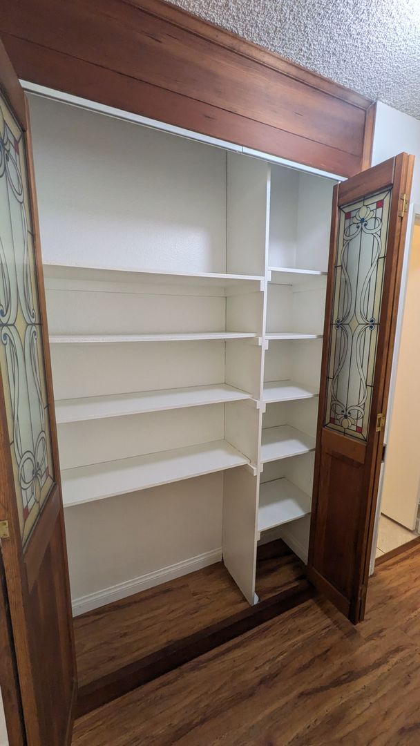 Building Photo - Move In Special!!!   Refreshed Single Level Home