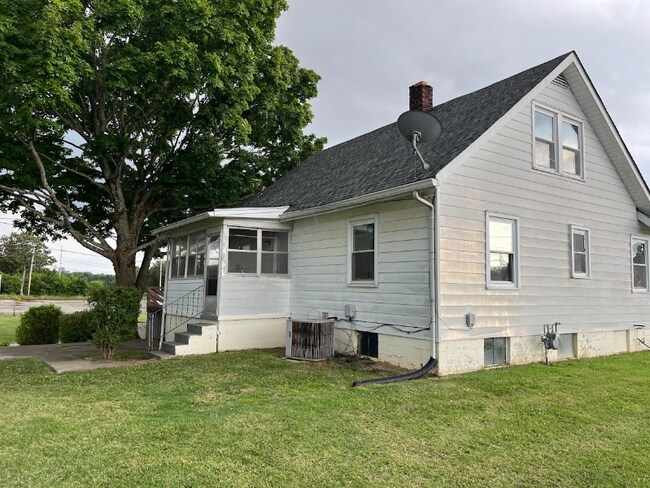 Building Photo - 1322 Emery Xing Rd