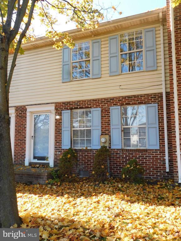 Building Photo - 143 Little River Dr