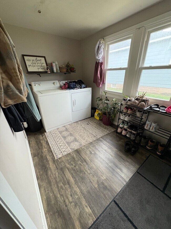 Building Photo - JCP - 02 - Charles St