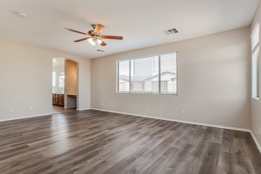 Building Photo - 3151 S Southwind Dr