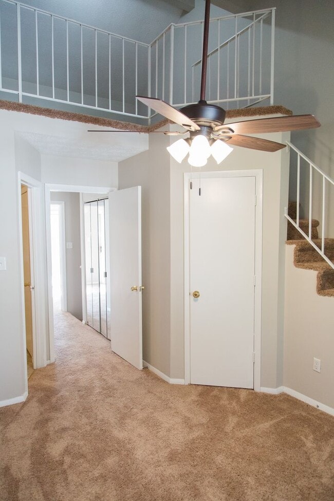 Building Photo - Enjoy Freshly Painted Open Floor Plan!