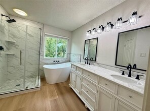 Building Photo - 1502 Woodstone S