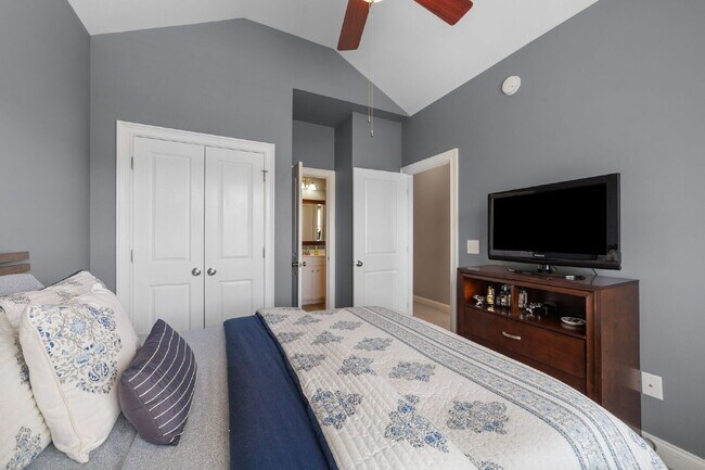 Building Photo - Charming Craftsman Home in the Heart of Apex | Renovated Kitchen, Fenced Yard, Garage & Lawn Care...