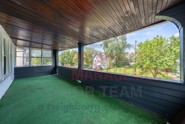 Building Photo - 15714 Huntmere Ave