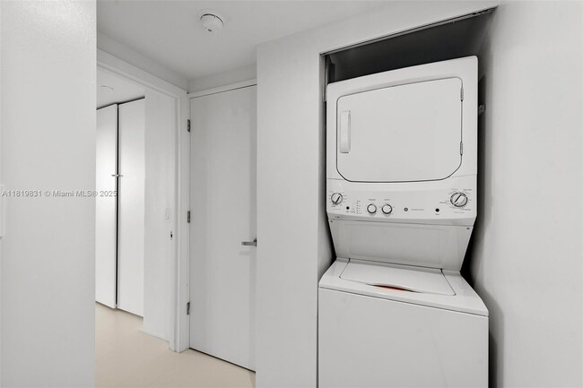 Building Photo - 4779 Collins Ave