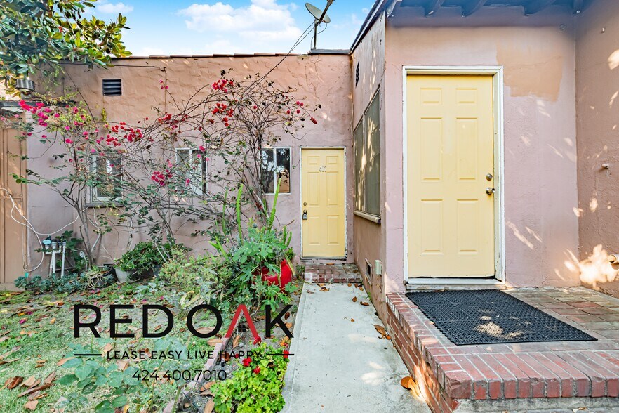 Building Photo - 407 S Coronado St