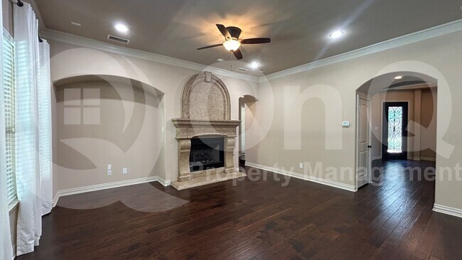 Building Photo - 4513 Cherokee Dr