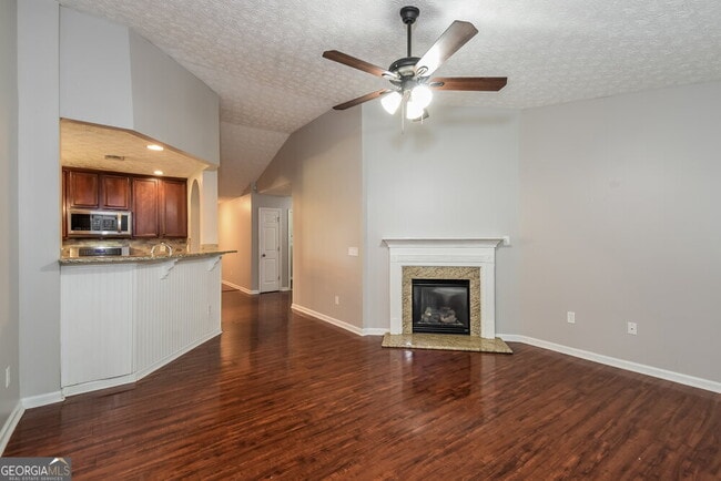 Building Photo - 309 Stone Valley Xin