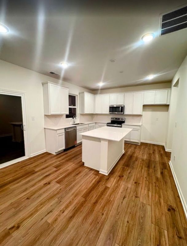 Building Photo - 16811 Aiken Rdg Cir