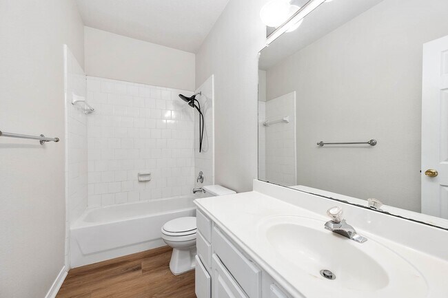 Building Photo - 7902 Feather Springs Dr