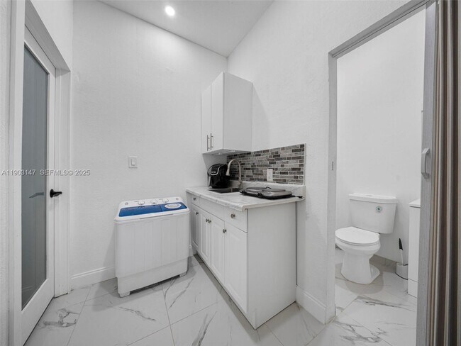 Building Photo - 1411 SE 26th Rd