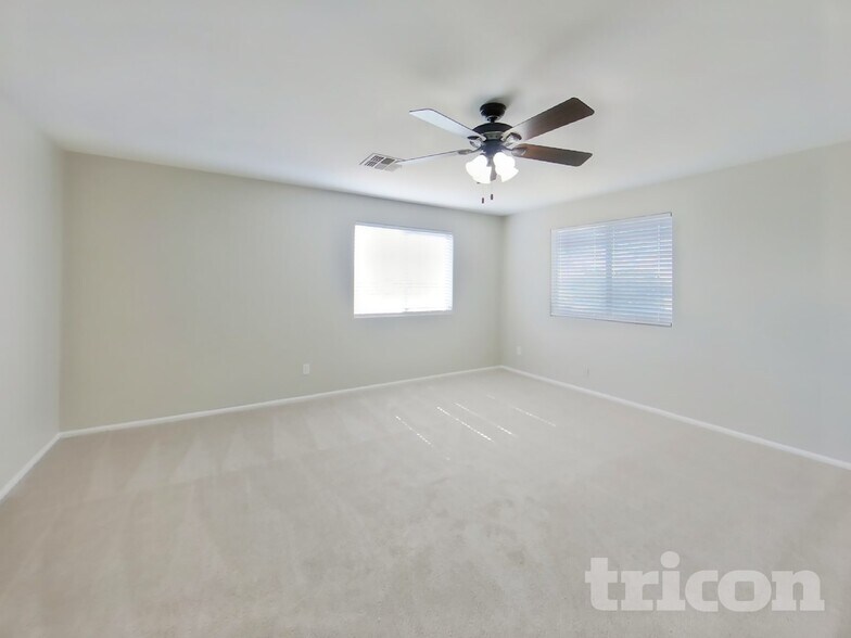 Building Photo - 37593 N Dena Dr