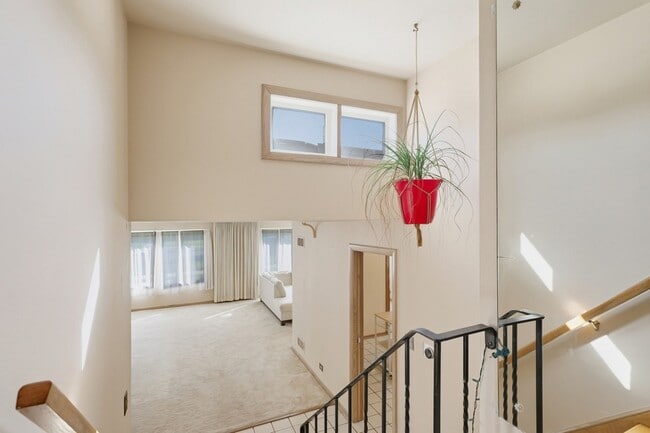 Building Photo - 9020 S Constance Ave