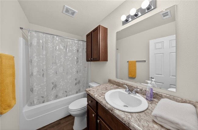 Building Photo - 8110 Dogwood Dr