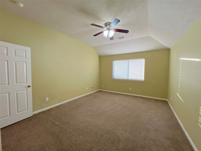 Building Photo - 5535 Bear Paw Cir