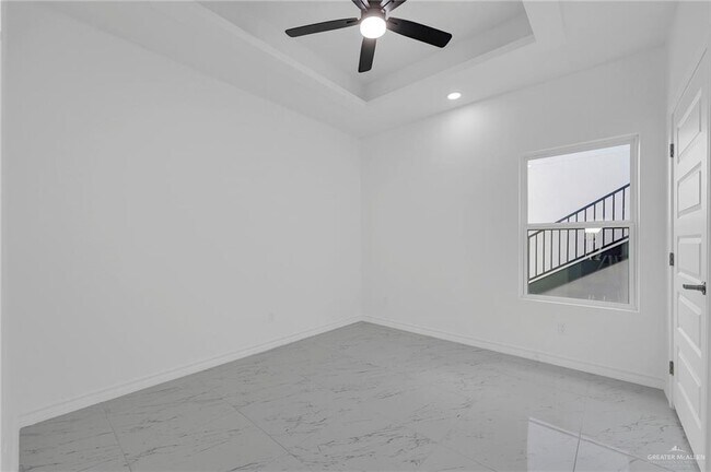 Building Photo - 12 E St