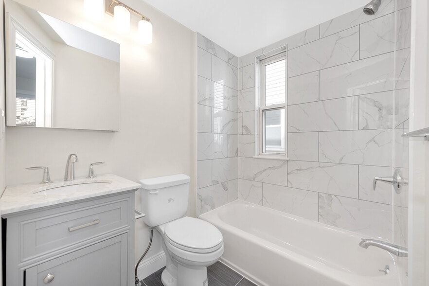 Building Photo - 16 O St