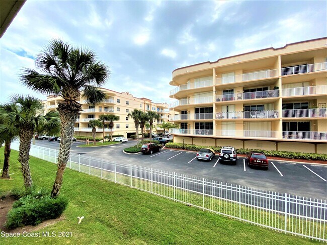 Building Photo - 603 Shorewood Dr