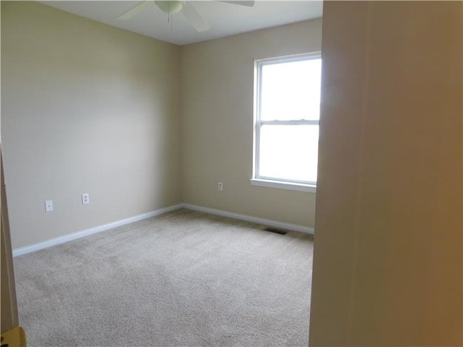 Building Photo - 476 Rosebud Cir